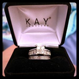 Kay’s Engagement Ring & Wedding Band Set